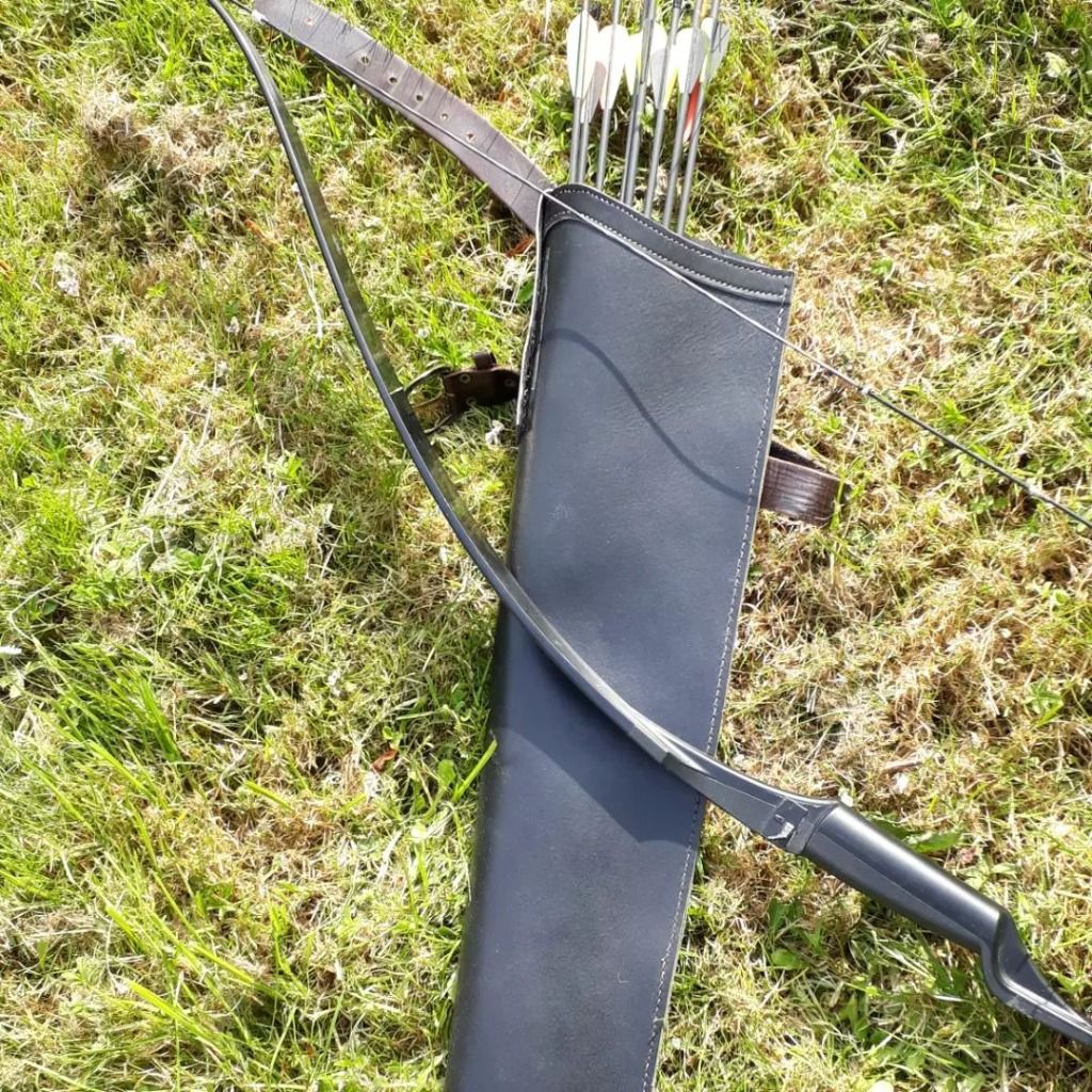 Carquois de tir à l'arc à cheval, ventral, débutant.
realisé par une stagiaire lors d'un atelier TAC ' viens créer ton carquois'
