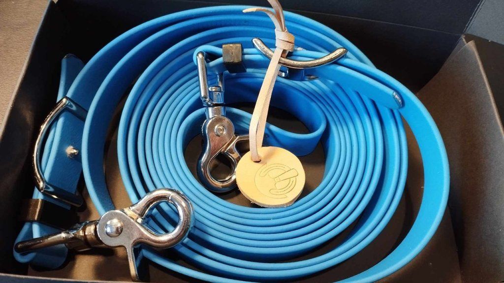 rênes de randonnées, très longues ( 3,5m ) pour un grand cheval. mousquetons mexicains inox. réalisées sur commande.